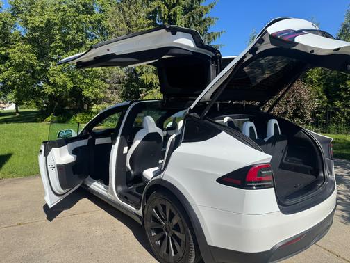 White 2023 Tesla Model X Base