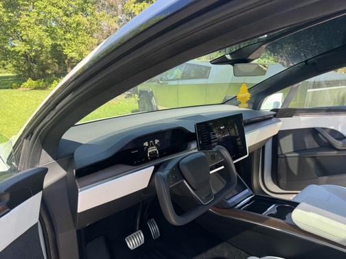 White 2023 Tesla Model X Base