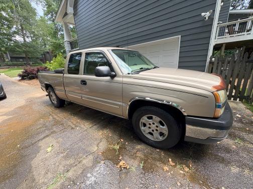 2004 Chevrolet Silverado 1500 LS Extended Cab