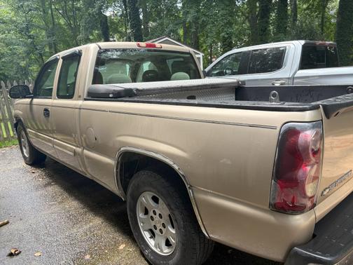 2004 Chevrolet Silverado 1500 LS Extended Cab