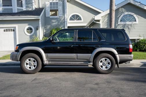 Black 2002 Toyota 4Runner Limited