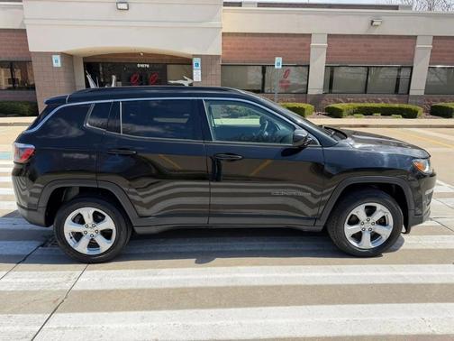 Black 2018 Jeep Compass Latitude