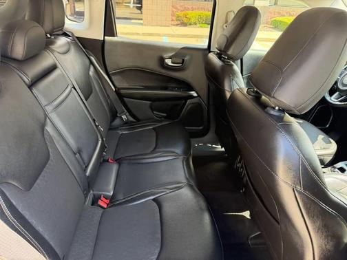 Black 2018 Jeep Compass Latitude