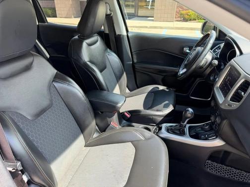 Black 2018 Jeep Compass Latitude