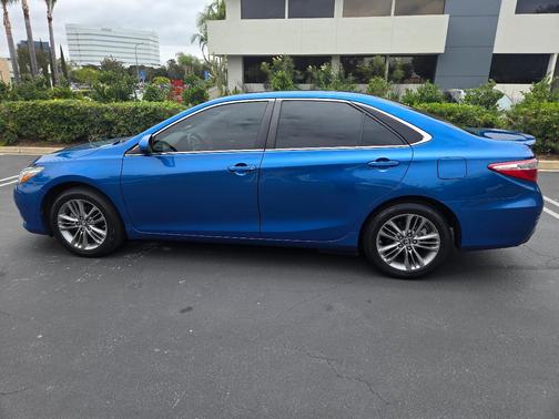 Blue 2017 Toyota Camry SE