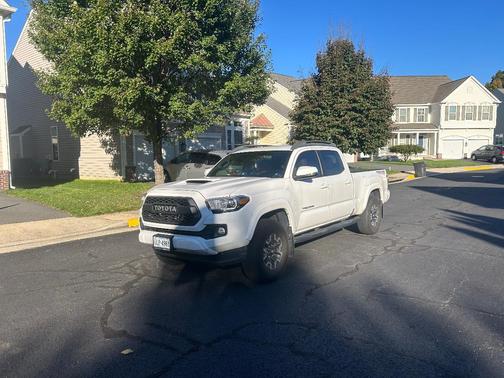 White 2016 Toyota Tacoma TRD Sport