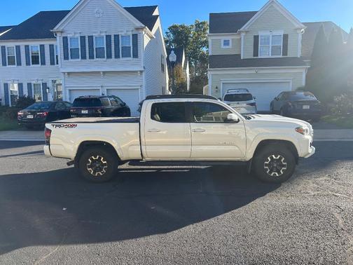 White 2016 Toyota Tacoma TRD Sport
