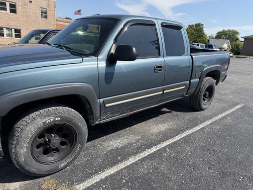 Silver 2007 Chevrolet Silverado 1500 LT1 Extended Cab Classic