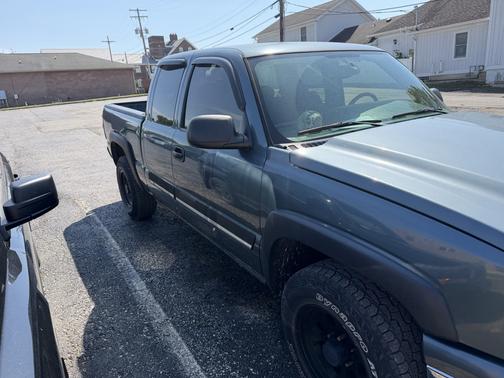 Silver 2007 Chevrolet Silverado 1500 LT1 Extended Cab Classic