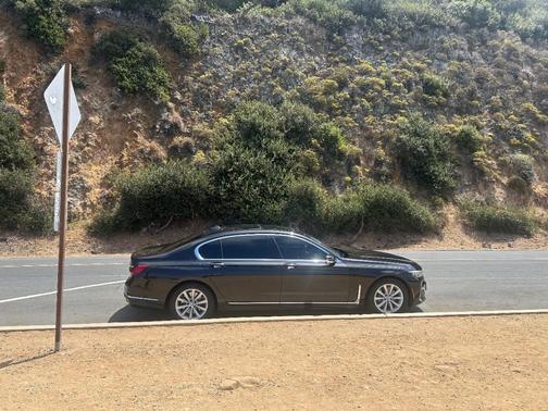 Black 2020 BMW 740 i