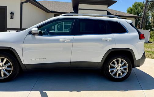 White 2015 Jeep Cherokee Limited
