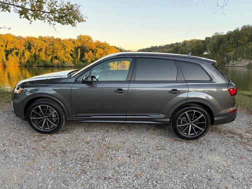 Gray 2024 Audi Q7 55 Premium Plus