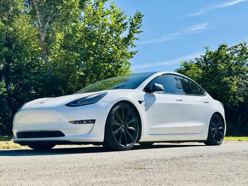 2018 Tesla Model 3 Long Range