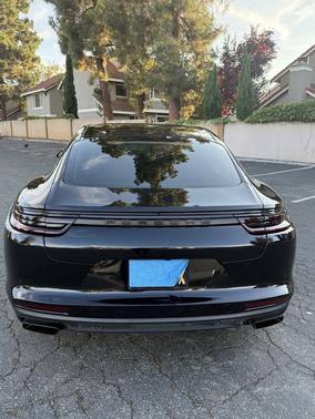 2018 Porsche Panamera Panamera 4
