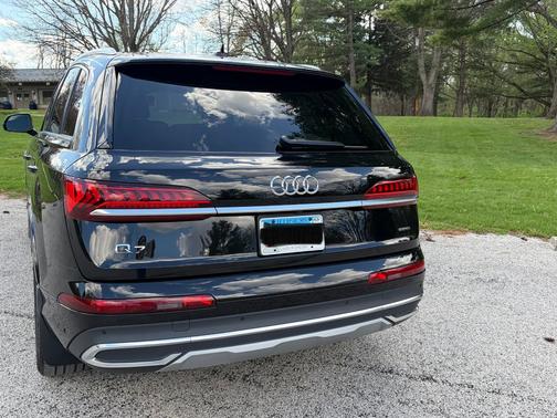 Black 2023 Audi Q7 55 Premium Plus