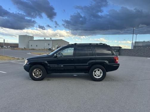 Black 2000 Jeep Grand Cherokee Limited 4WD