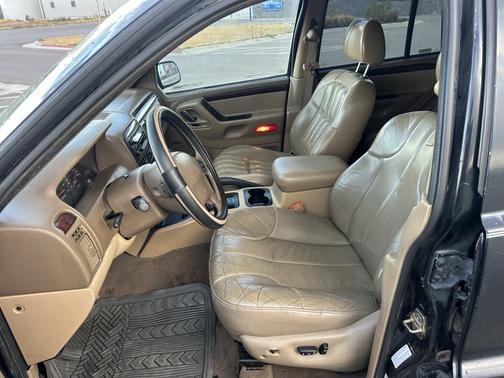 Black 2000 Jeep Grand Cherokee Limited 4WD