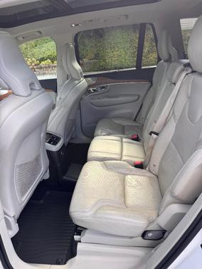 White 2019 Volvo XC90 Hybrid T8 Inscription