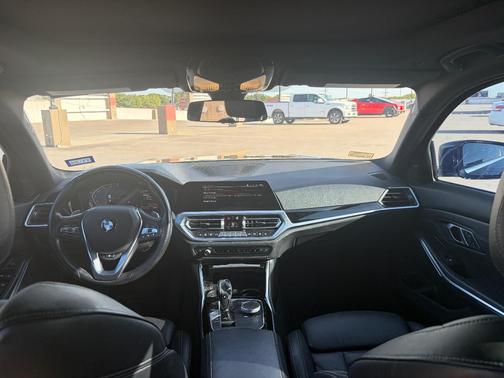 Black 2019 BMW 330 i