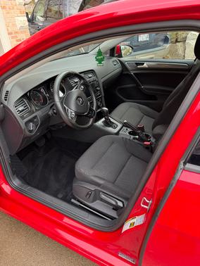 2018 Volkswagen Golf SportWagen TSI S