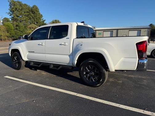 White 2023 Toyota Tacoma SR5