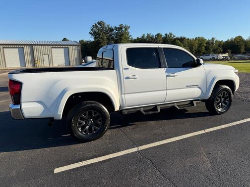 White 2023 Toyota Tacoma SR5
