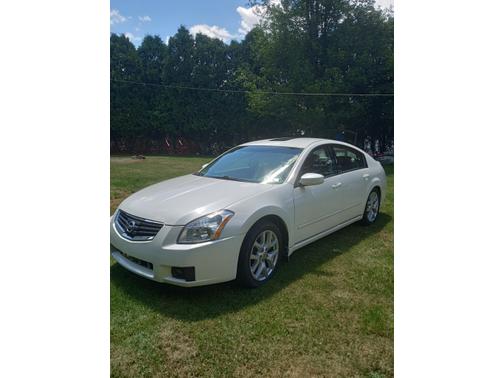 White 2008 Nissan Maxima SL