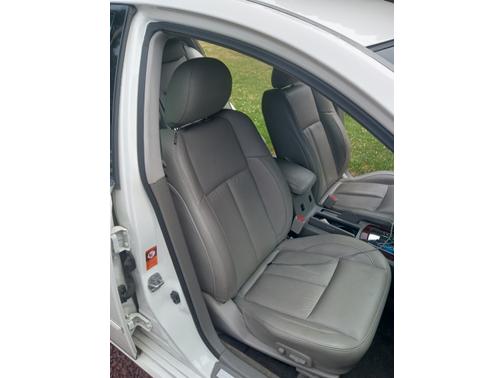 White 2008 Nissan Maxima SL