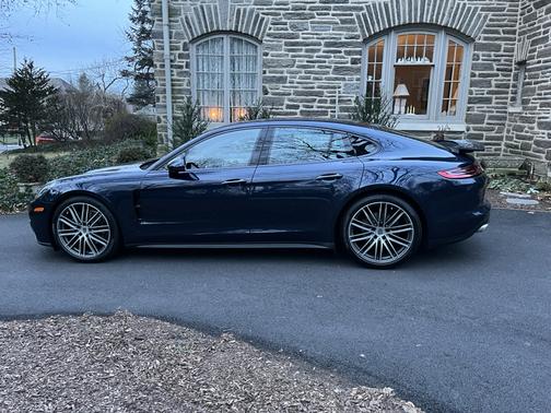 Blue 2018 Porsche Panamera Panamera 4