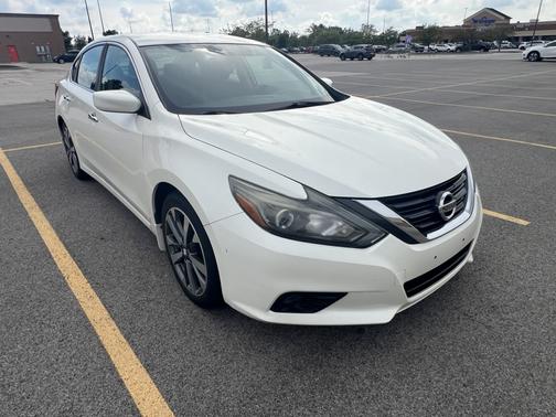 White 2017 Nissan Altima 2.5 SR