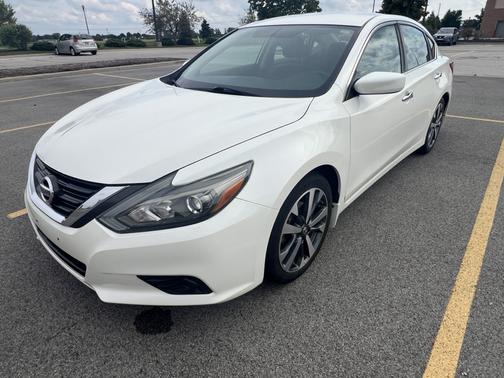 White 2017 Nissan Altima 2.5 SR
