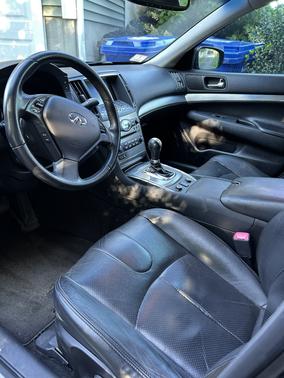 Black 2013 INFINITI G37 x