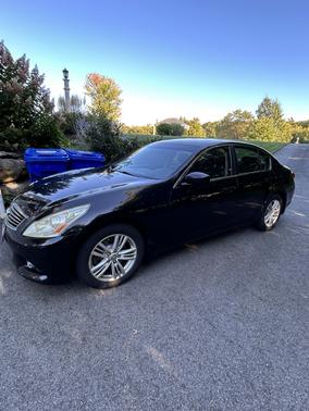 Black 2013 INFINITI G37 x