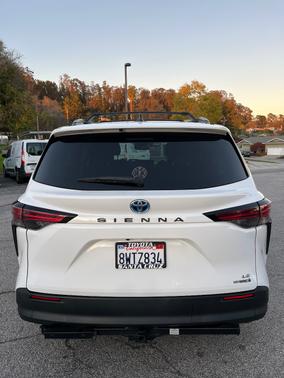 2021 Toyota Sienna LE 8 Passenger