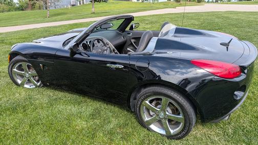 Black 2007 Pontiac Solstice GXP