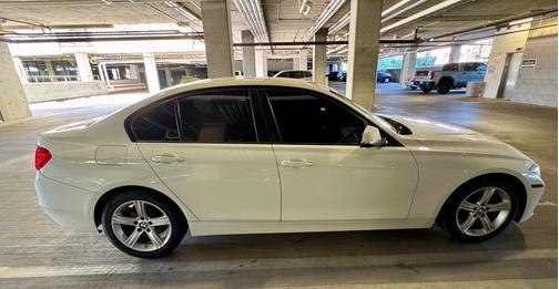 White 2014 BMW 320 i