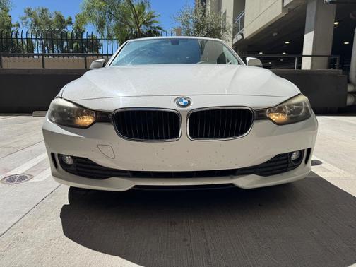 White 2014 BMW 320 i