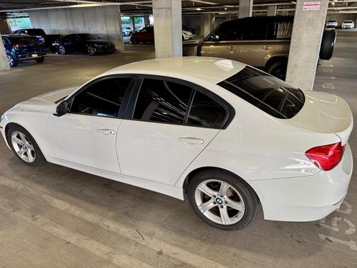 White 2014 BMW 320 i