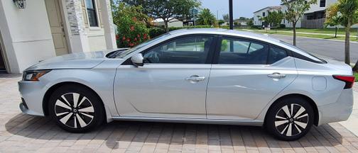 Silver 2022 Nissan Altima 2.5 SV