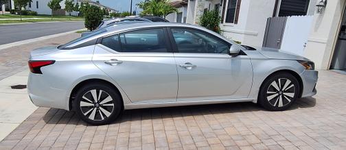 Silver 2022 Nissan Altima 2.5 SV
