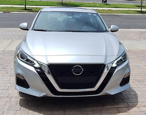 Silver 2022 Nissan Altima 2.5 SV