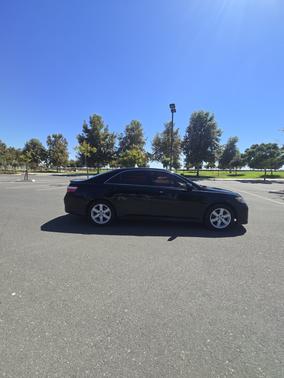 Black 2009 Toyota Camry SE