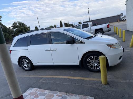 White 2012 Honda Odyssey EX-L