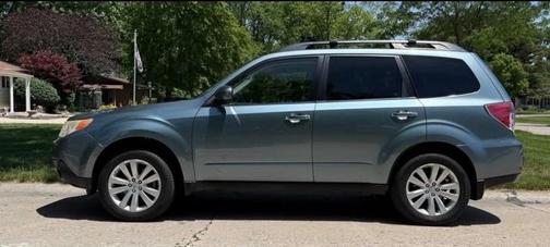 Green 2013 Subaru Forester 2.5X Premium