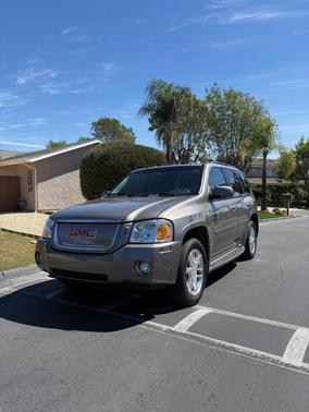 Gray 2006 GMC Envoy Denali