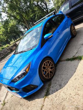 Blue 2016 Ford Focus RS Base