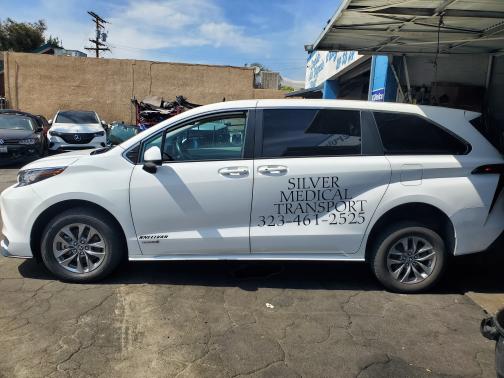 2021 Toyota Sienna LE 8 Passenger