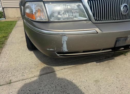 Beige 2005 Mercury Grand Marquis GS