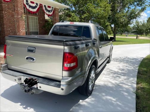 Silver 2008 Ford Explorer Sport Trac Limited