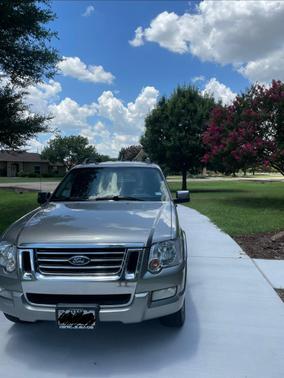 Silver 2008 Ford Explorer Sport Trac Limited